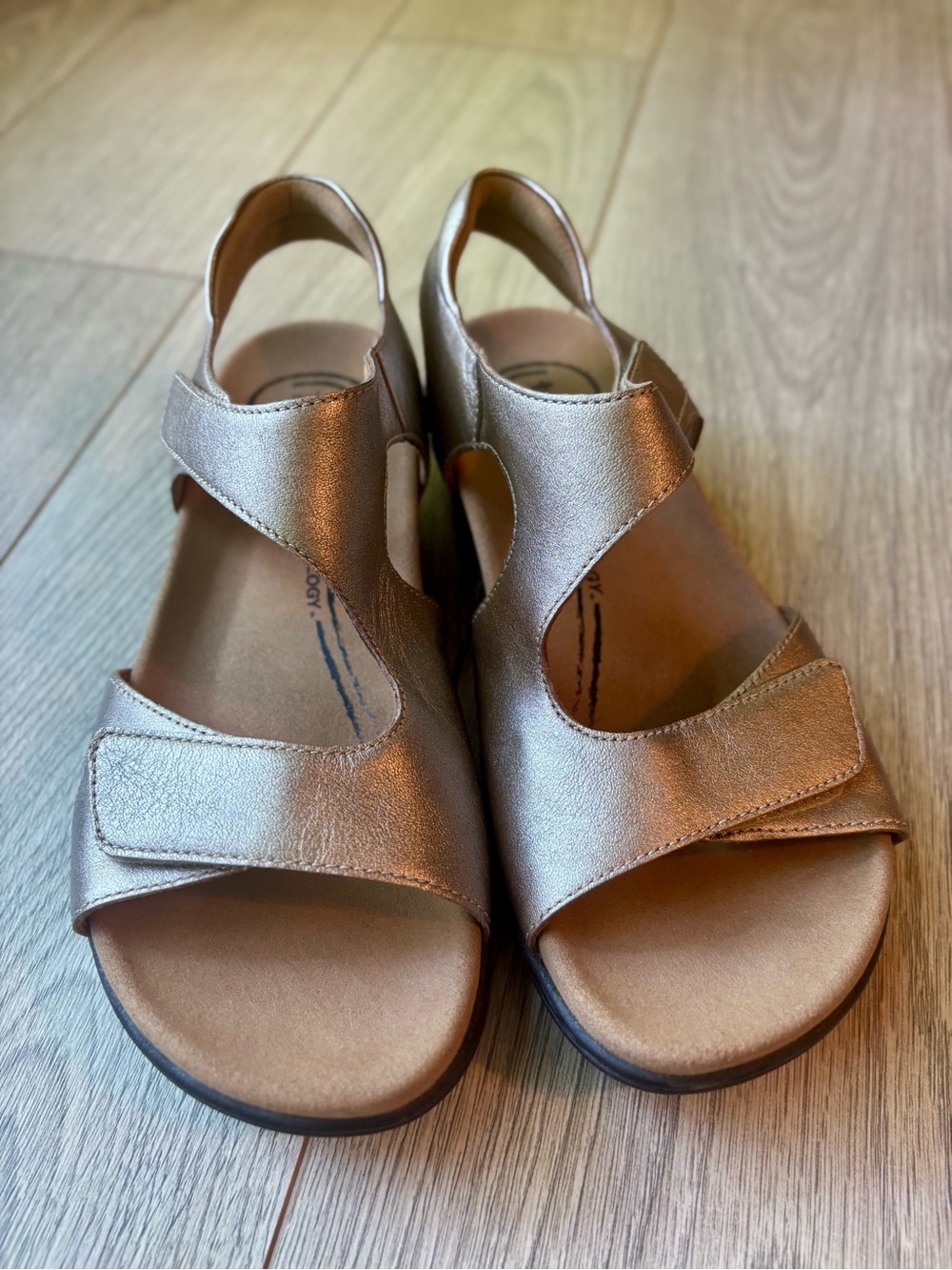 Taos Serene Champagne Metallic Ergonomic Comfort Sandals, 8, Leather + Velcro - Picture 2 of 11